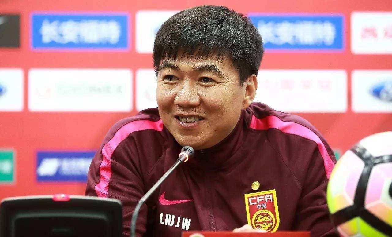 火狐电竞：
【中甲巡礼】成都赛区主帅数据、战绩大比拼 你最支持哪位名帅？(图5)